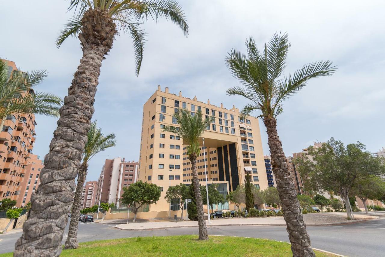 شقة كالا دي فينيسترات  في Edificio Puerta Mitica المظهر الخارجي الصورة